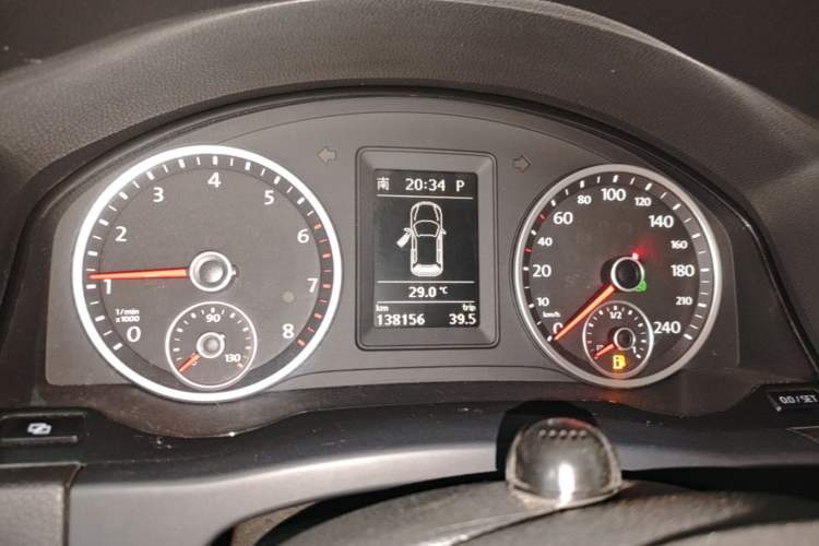 Used Volkswagen Tiguan 2010 2.0 TSI Automatic All-Wheel Drive Flagship Edition Instrument Cluster