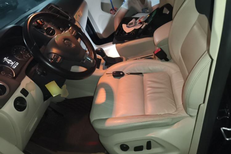 Used Volkswagen Tiguan 2010 1.8TSI Automatic All-Wheel-Drive Elite Edition Left Front Seat