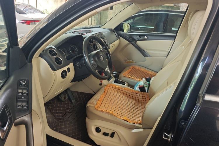 Used Volkswagen Tiguan 2010 1.8 TSI Automatic All-Wheel Drive Fashion Edition Left Front Seat