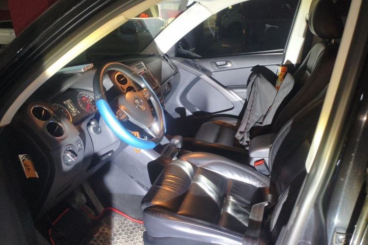 Used Volkswagen Tiguan 2010 1.8TSI Automatic All-Wheel-Drive Elite Edition Left Front Seat