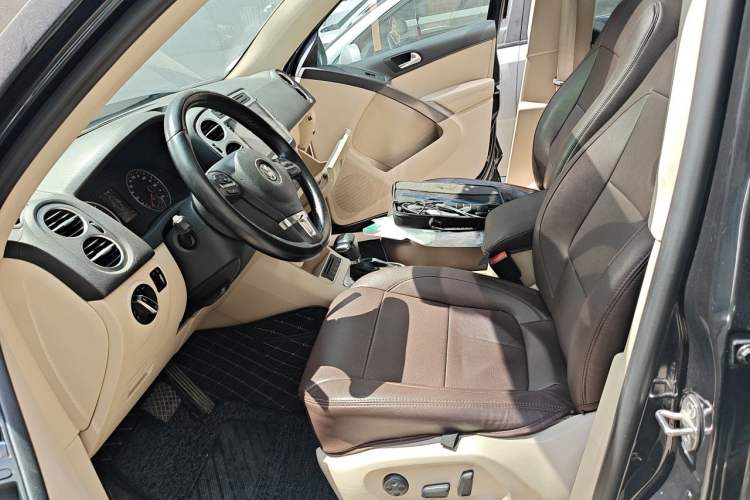 Used Volkswagen Tiguan 2010 1.8TSI Automatic Two-Wheel Drive Elite Edition Left Front Seat