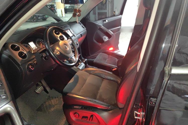 Used Volkswagen Tiguan 2010 2.0 TSI Automatic All-Wheel Drive Flagship Navigation Edition Left Front Seat