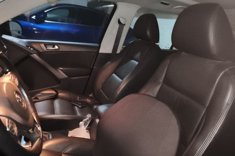 Used Volkswagen Tiguan 2010 1.8TSI Automatic Two-Wheel Drive Elite Edition Left Front Seat