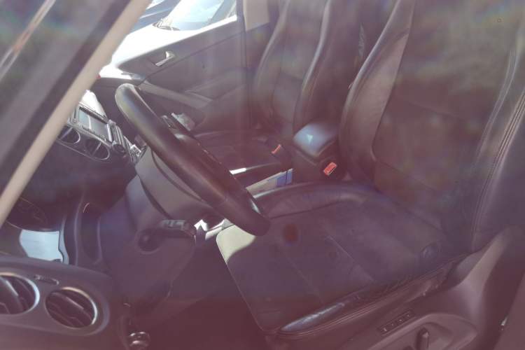 Used Volkswagen Tiguan 2010 2.0 TSI Automatic All-Wheel Drive Flagship Edition Left Front Seat
