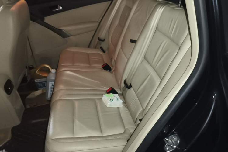 Used Volkswagen Tiguan 2010 1.8TSI Automatic All-Wheel-Drive Elite Edition Left Rear Seat