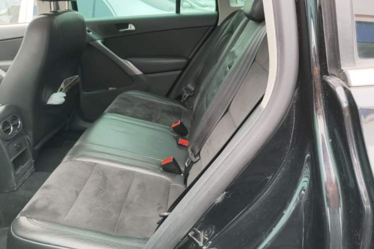 Used Volkswagen Tiguan 2010 2.0 TSI Automatic All-Wheel Drive Flagship Edition Left Rear Seat