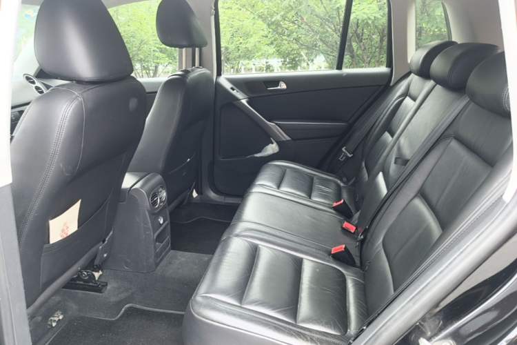 Used Volkswagen Tiguan 2010 1.8 TSI Automatic All-Wheel Drive Fashion Edition Left Rear Seat