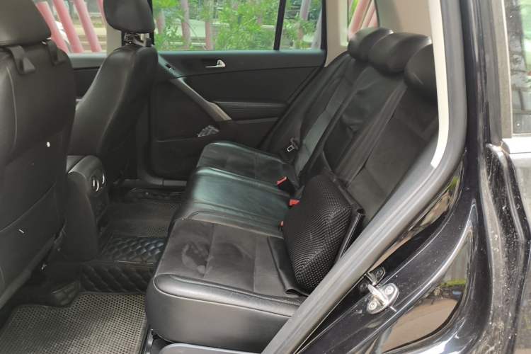 Used Volkswagen Tiguan 2010 2.0 TSI Automatic All-Wheel Drive Flagship Edition Left Rear Seat