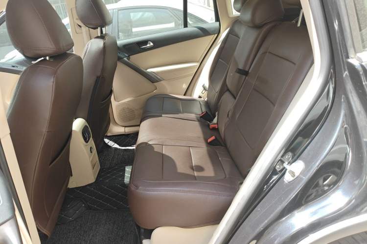 Used Volkswagen Tiguan 2010 1.8TSI Automatic Two-Wheel Drive Elite Edition Left Rear Seat