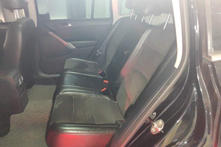 Used Volkswagen Tiguan 2010 2.0 TSI Automatic All-Wheel Drive Flagship Navigation Edition Left Rear Seat