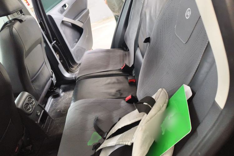 Used Volkswagen Tiguan 2010 2.0 TSI Automatic All-Wheel Drive Flagship Navigation Edition Left Rear Seat