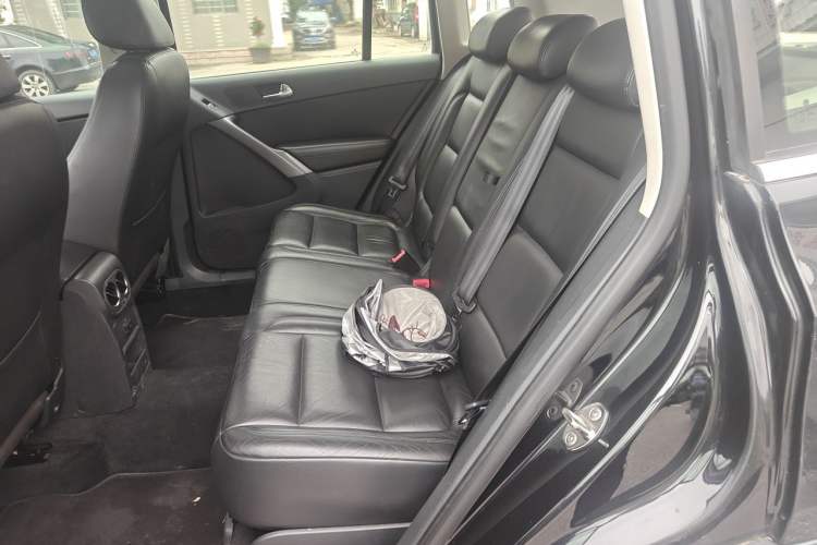Used Volkswagen Tiguan 2010 1.8TSI Automatic All-Wheel-Drive Elite Edition Left Rear Seat