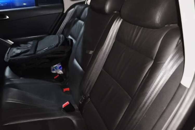 Used Volkswagen Tiguan 2010 1.8TSI Automatic Two-Wheel Drive Elite Edition Left Rear Seat
