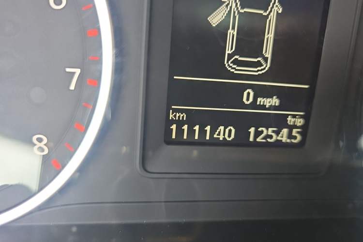 Used Volkswagen Tiguan 2010 2.0 TSI Automatic All-Wheel-Drive Elite Edition Odometer Close Up