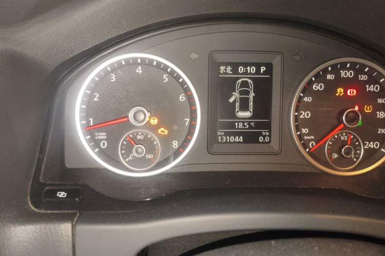Used Volkswagen Tiguan 2010 1.8TSI Automatic All-Wheel-Drive Elite Edition Odometer Close Up