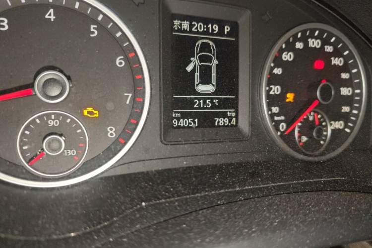 Used Volkswagen Tiguan 2010 1.8 TSI Automatic Two-Wheel Drive Trend Edition Odometer Close Up
