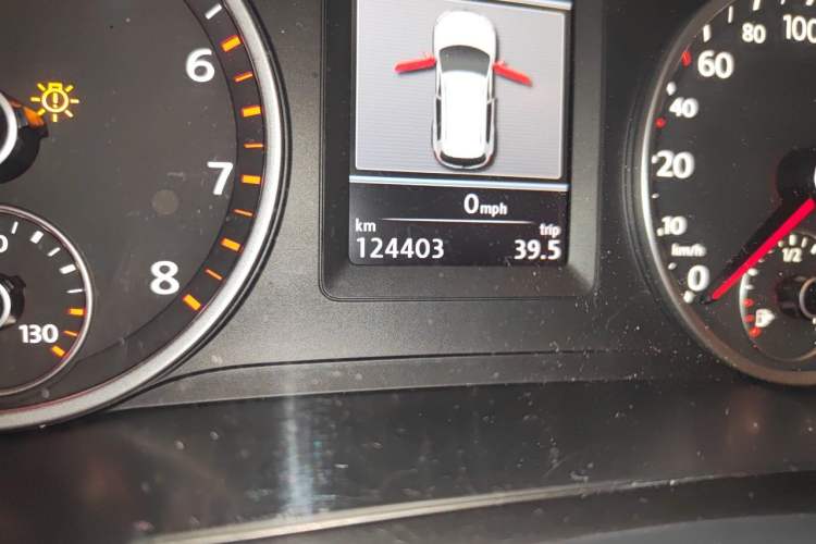 Used Volkswagen Tiguan 2010 2.0 TSI Automatic All-Wheel Drive Flagship Navigation Edition Odometer Close Up
