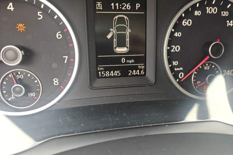 Used Volkswagen Tiguan 2010 1.8TSI Automatic All-Wheel-Drive Elite Edition Odometer Close Up