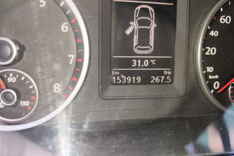 Used Volkswagen Tiguan 2010 1.8 TSI Automatic Two-Wheel Drive Trend Edition Odometer Close Up