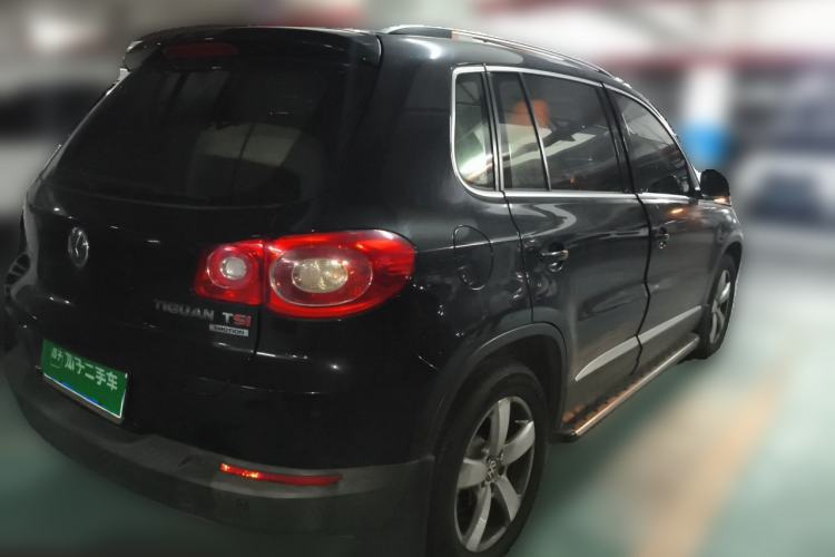 Used Volkswagen Tiguan 2010 1.8TSI Automatic All-Wheel-Drive Elite Edition Rear Right 45 Deg