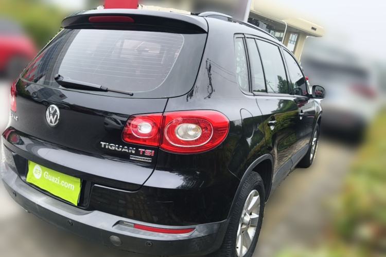 Used Volkswagen Tiguan 2010 1.8 TSI Automatic All-Wheel Drive Fashion Edition Rear Right 45 Deg