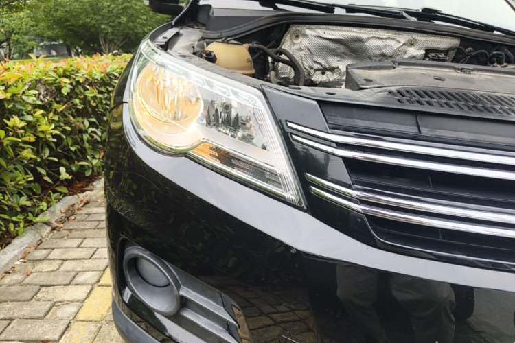 Used Volkswagen Tiguan 2010 1.8 TSI Automatic All-Wheel Drive Fashion Edition Right Front Headlight