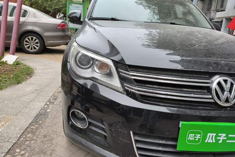 Used Volkswagen Tiguan 2010 2.0 TSI Automatic All-Wheel Drive Flagship Edition Right Front Headlight