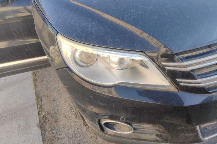 Used Volkswagen Tiguan 2010 2.0 TSI Automatic All-Wheel Drive Flagship Edition Right Front Headlight
