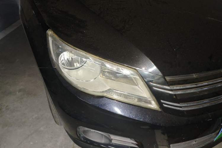 Used Volkswagen Tiguan 2010 1.8 TSI Automatic Two-Wheel Drive Trend Edition Right Front Headlight
