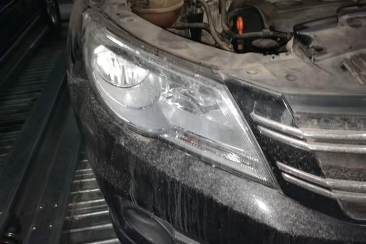 Used Volkswagen Tiguan 2010 1.8 TSI Automatic Two-Wheel Drive Trend Edition Right Front Headlight
