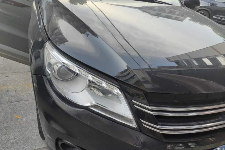 Used Volkswagen Tiguan 2010 1.8 TSI Automatic Two-Wheel Drive Trend Edition Right Front Headlight