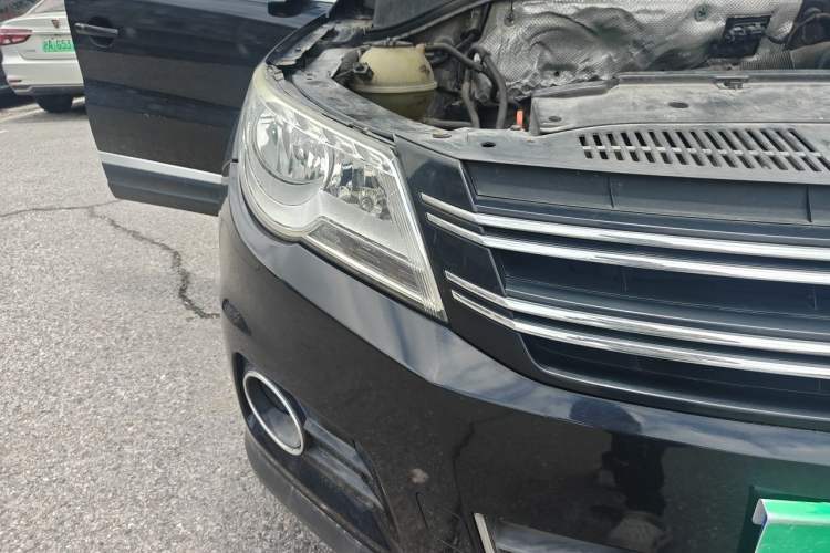 Used Volkswagen Tiguan 2010 1.8TSI Automatic All-Wheel-Drive Elite Edition Right Front Headlight