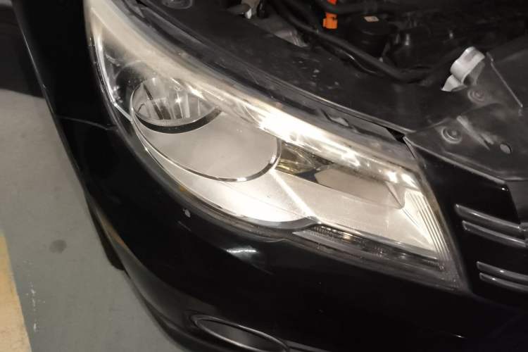 Used Volkswagen Tiguan 2010 1.8TSI Automatic Two-Wheel Drive Elite Edition Right Front Headlight
