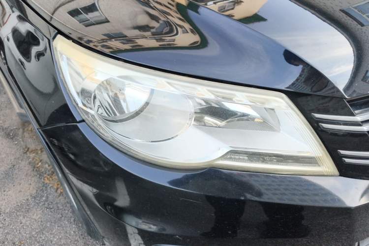 Used Volkswagen Tiguan 2010 1.8 TSI Automatic Two-Wheel Drive Trend Edition Right Front Headlight