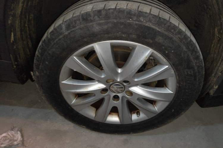 Used Volkswagen Tiguan 2010 2.0 TSI Automatic All-Wheel Drive Flagship Edition Right Front Wheel Hub