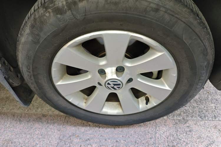Used Volkswagen Tiguan 2010 1.8 TSI Automatic Two-Wheel Drive Urban Edition Right Front Wheel Hub