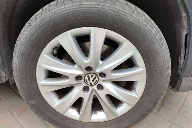 Used Volkswagen Tiguan 2010 2.0 TSI Automatic All-Wheel Drive Flagship Edition Right Front Wheel Hub
