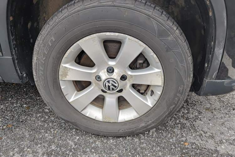 Used Volkswagen Tiguan 2010 1.8 TSI Automatic Two-Wheel Drive Trend Edition Right Front Wheel Hub