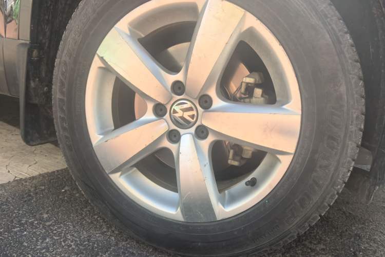 Used Volkswagen Tiguan 2010 1.8 TSI Automatic Two-Wheel Drive Urban Edition Right Front Wheel Hub