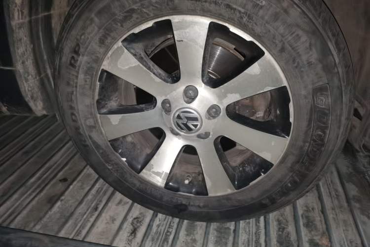 Used Volkswagen Tiguan 2010 1.8 TSI Automatic Two-Wheel Drive Trend Edition Right Front Wheel Hub