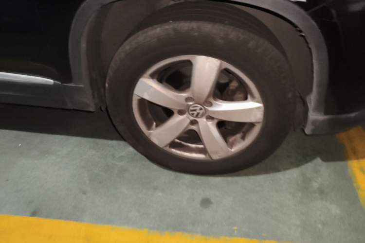Used Volkswagen Tiguan 2010 1.8TSI Automatic Two-Wheel Drive Elite Edition Right Front Wheel Hub