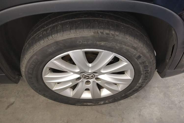Used Volkswagen Tiguan 2010 2.0 TSI Automatic All-Wheel Drive Flagship Edition Right Front Wheel Hub