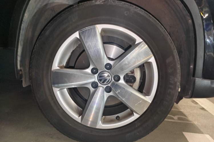 Used Volkswagen Tiguan 2010 1.8TSI Automatic Two-Wheel Drive Elite Edition Right Front Wheel Hub
