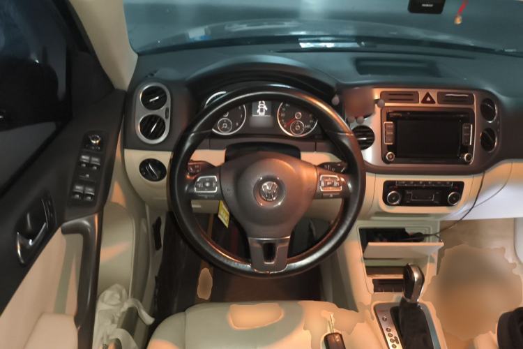 Used Volkswagen Tiguan 2010 1.8TSI Automatic All-Wheel-Drive Elite Edition Steering Wheel
