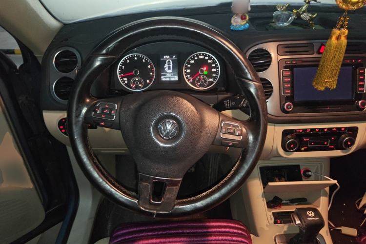 Used Volkswagen Tiguan 2010 2.0 TSI Automatic All-Wheel Drive Flagship Edition Steering Wheel