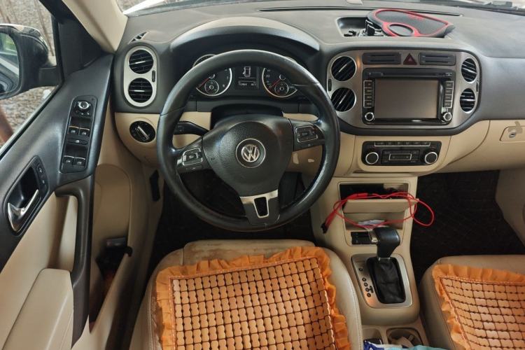 Used Volkswagen Tiguan 2010 1.8 TSI Automatic All-Wheel Drive Fashion Edition Steering Wheel