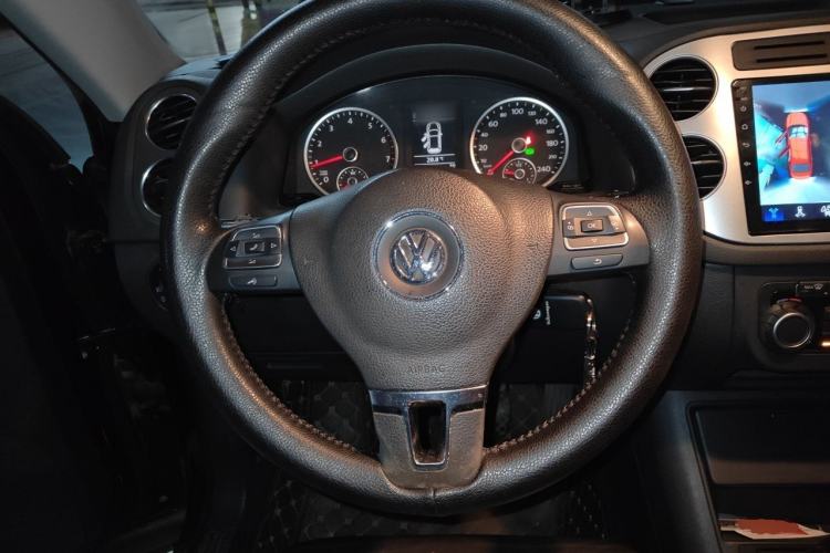 Used Volkswagen Tiguan 2010 1.8TSI Automatic All-Wheel-Drive Elite Edition Steering Wheel