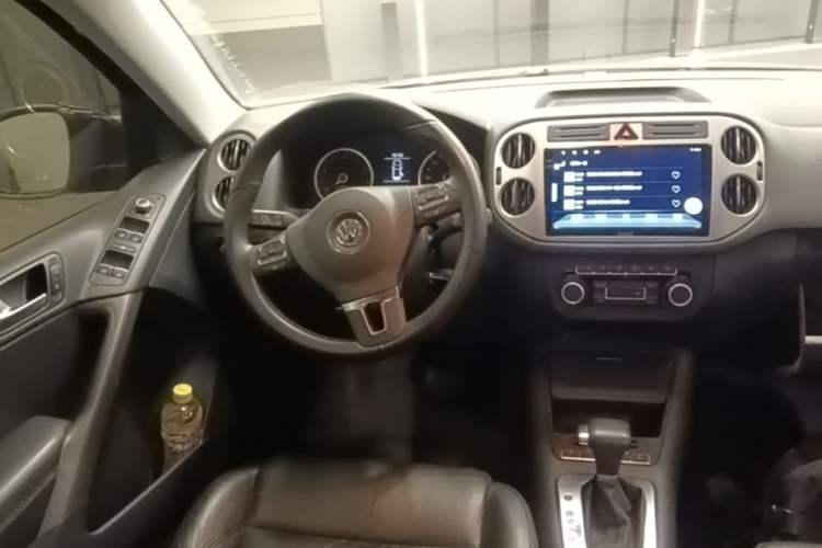Used Volkswagen Tiguan 2010 1.8 TSI Automatic All-Wheel Drive Fashion Edition Steering Wheel