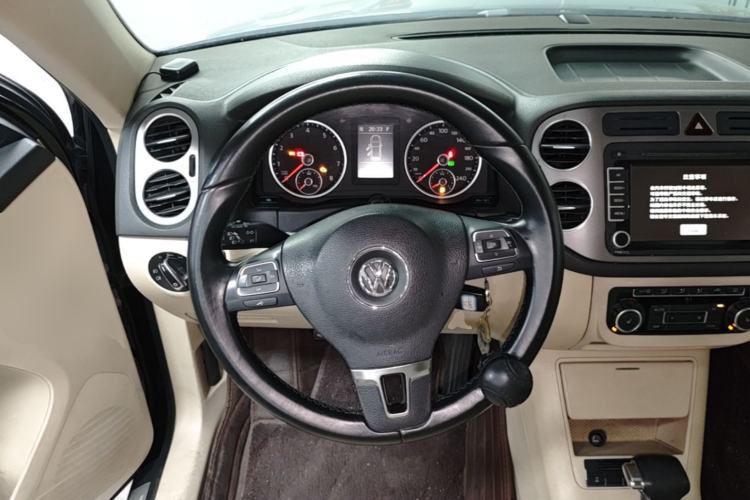 Used Volkswagen Tiguan 2010 2.0 TSI Automatic All-Wheel Drive Flagship Edition Steering Wheel