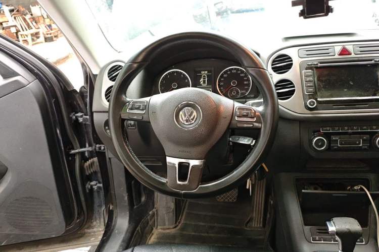 Used Volkswagen Tiguan 2010 2.0 TSI Automatic All-Wheel Drive Flagship Edition Steering Wheel